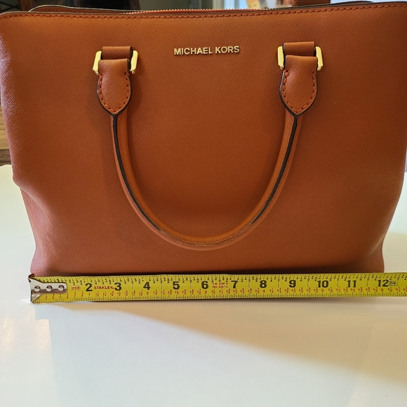 Michael Kors Savannah 2 Way Bag - Picture 3 of 9